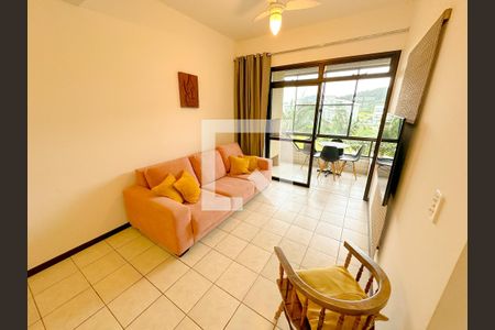 Sala de TV de apartamento para alugar com 2 quartos, 71m² em Ingleses Norte, Florianópolis