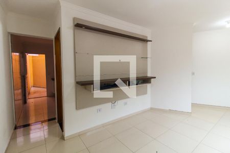 Sala de casa para alugar com 2 quartos, 180m² em Parque Guarani, São Paulo