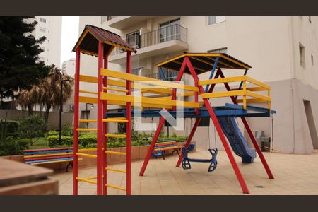 Apartamento à venda com 168m², 4 quartos e 3 vagasÁrea comum - Playground