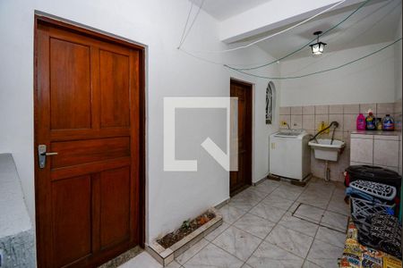 Casa à venda com 291m², 5 quartos e 3 vagas Casa à venda com 291m², 5 quartos e 3 vagasÁrea de Serviço