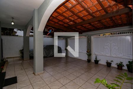 Casa à venda com 291m², 5 quartos e 3 vagas Casa à venda com 291m², 5 quartos e 3 vagasÁrea de Serviço