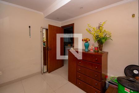 Casa à venda com 291m², 5 quartos e 3 vagas Casa à venda com 291m², 5 quartos e 3 vagasQuarto 2