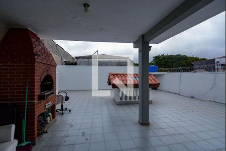 Casa à venda com 291m², 5 quartos e 3 vagas Casa à venda com 291m², 5 quartos e 3 vagasquintal - area de cima