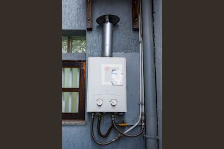 Casa à venda com 291m², 5 quartos e 3 vagas Casa à venda com 291m², 5 quartos e 3 vagasAQUECEDOR