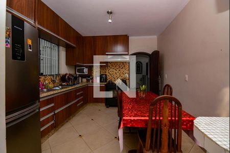 Casa à venda com 291m², 5 quartos e 3 vagas Casa à venda com 291m², 5 quartos e 3 vagasCozinha