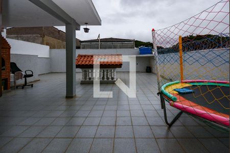 Casa à venda com 291m², 5 quartos e 3 vagas Casa à venda com 291m², 5 quartos e 3 vagasQuarto 4 - Suíte - vista