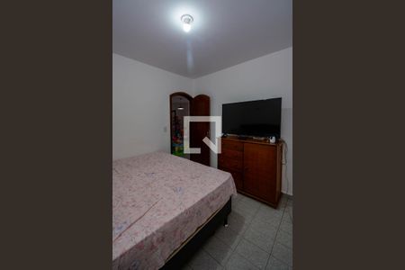 Casa à venda com 291m², 5 quartos e 3 vagas Casa à venda com 291m², 5 quartos e 3 vagasQuarto 4 - Suíte