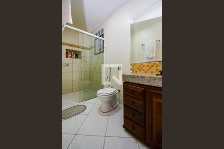 Casa à venda com 291m², 5 quartos e 3 vagas Casa à venda com 291m², 5 quartos e 3 vagasBanheiro da Suíte 1