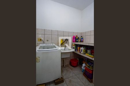 Casa à venda com 291m², 5 quartos e 3 vagas Casa à venda com 291m², 5 quartos e 3 vagasÁrea de Serviço