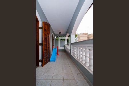 Casa à venda com 291m², 5 quartos e 3 vagas Casa à venda com 291m², 5 quartos e 3 vagasVaranda da Sala e quarto