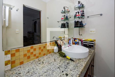 Casa à venda com 291m², 5 quartos e 3 vagas Casa à venda com 291m², 5 quartos e 3 vagasBanheiro da Suíte 1