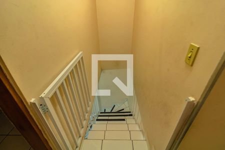 Escada de casa para alugar com 2 quartos, 60m² em Americanópolis, São Paulo