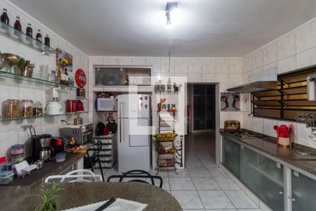 Casa à venda com 127m², 2 quartos e 6 vagasCozinha 