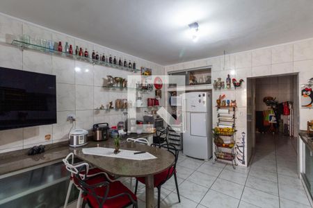 Casa à venda com 127m², 2 quartos e 6 vagasCozinha 