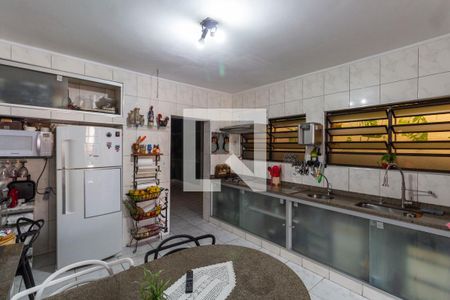 Casa à venda com 127m², 2 quartos e 6 vagasCozinha 