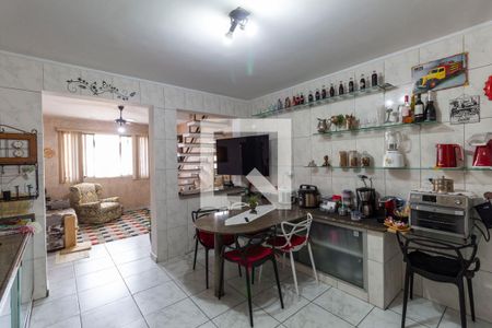 Casa à venda com 127m², 2 quartos e 6 vagasCozinha 