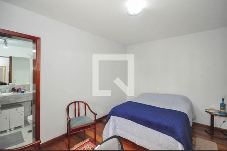 Apartamento à venda com 180m², 4 quartos e 4 vagas Apartamento à venda com 180m², 4 quartos e 4 vagasSuíte 3
