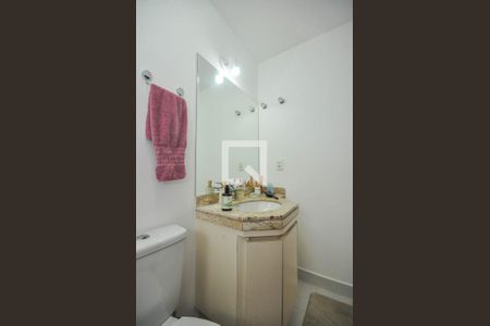 Apartamento à venda com 180m², 4 quartos e 4 vagas Apartamento à venda com 180m², 4 quartos e 4 vagasBanheiro Suíte 1