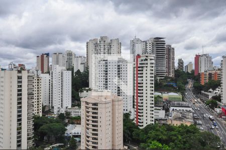 Apartamento à venda com 180m², 4 quartos e 4 vagas Apartamento à venda com 180m², 4 quartos e 4 vagasVista da Suíte 1