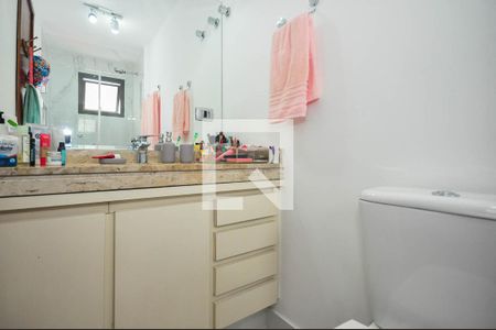 Apartamento à venda com 180m², 4 quartos e 4 vagas Apartamento à venda com 180m², 4 quartos e 4 vagasBanheiro Suíte 2