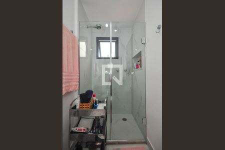 Apartamento à venda com 180m², 4 quartos e 4 vagas Apartamento à venda com 180m², 4 quartos e 4 vagasBanheiro Suíte 2