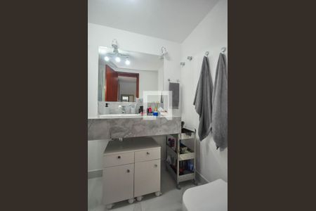 Apartamento à venda com 180m², 4 quartos e 4 vagas Apartamento à venda com 180m², 4 quartos e 4 vagasBanheiro da Suíte 3