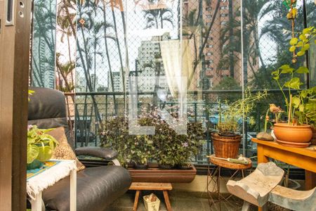 Sala, terraço de apartamento à venda com 3 quartos, 130m² em Moema, São Paulo