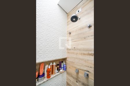 Casa à venda com 115m², 3 quartos e 3 vagasChuveiro