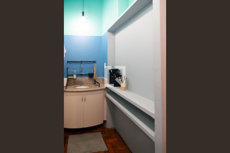 Banheiro de kitnet/studio para alugar com 1 quarto, 40m² em República, São Paulo