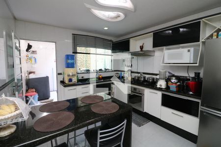 Casa à venda com 140m², 3 quartos e 1 vagaCozinha 