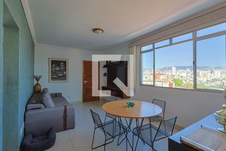 Sala de apartamento à venda com 2 quartos, 70m² em Sagrada Família, Belo Horizonte
