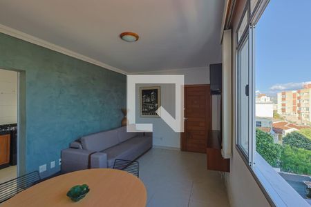 Sala de apartamento à venda com 2 quartos, 70m² em Sagrada Família, Belo Horizonte