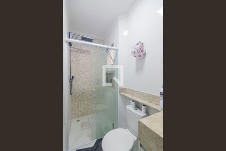 Banheiro da Suite de apartamento para alugar com 3 quartos, 84m² em Utinga, Santo André