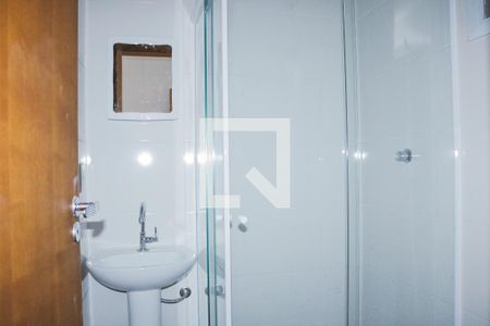 Banheiro de kitnet/studio para alugar com 0 quarto, 25m² em Vila Baruel, São Paulo