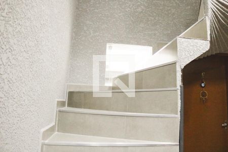 Escada de kitnet/studio para alugar com 0 quarto, 18m² em Vila Baruel, São Paulo
