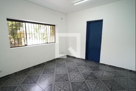 Casa para alugar com 7 quartos, 250m² em Jardim Peri Peri, São Paulo
