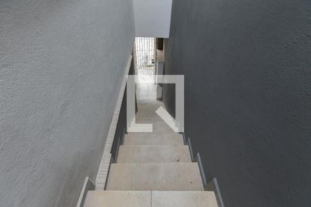 Casa para alugar com 48m², 1 quarto e sem vagaEscada / Entrada 