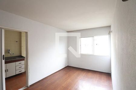 Sala de apartamento para alugar com 2 quartos, 60m² em Colubandê, São Gonçalo