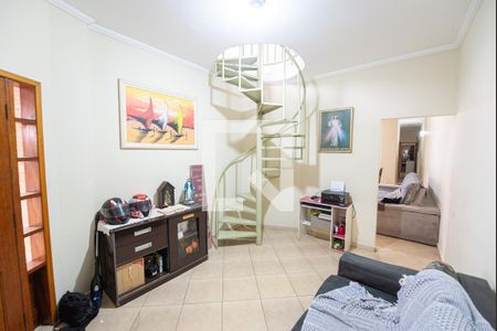 Antesala de casa para alugar com 3 quartos, 320m² em Piracangaguá (chácara Flórida), Taubaté