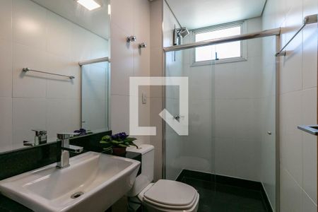 Banheiro de apartamento à venda com 3 quartos, 180m² em Coração Eucarístico, Belo Horizonte