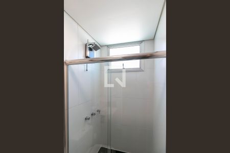 Banheiro de apartamento à venda com 3 quartos, 180m² em Coração Eucarístico, Belo Horizonte