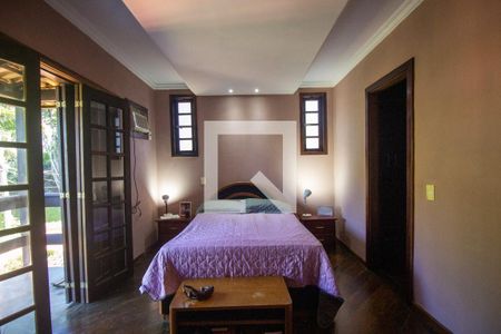 Casa à venda com 610m², 4 quartos e 3 vagasSuíte