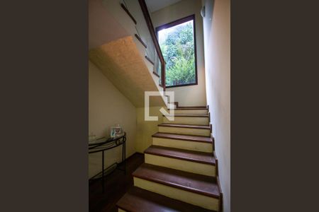 Escadas de casa para alugar com 4 quartos, 610m² em Vargem Grande, Rio de Janeiro