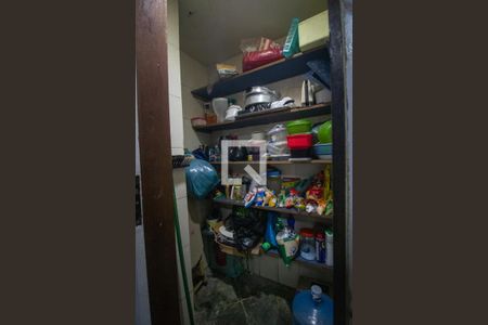 Casa à venda com 610m², 4 quartos e 3 vagasDespensa da Cozinha 