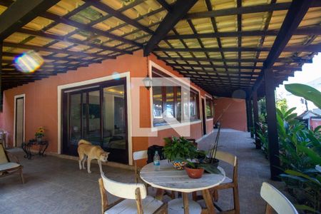 Casa à venda com 610m², 4 quartos e 3 vagasQuintal