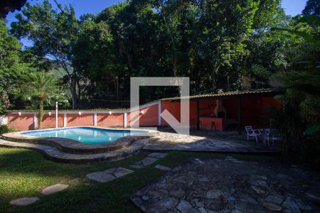 Casa à venda com 610m², 4 quartos e 3 vagasQuintal