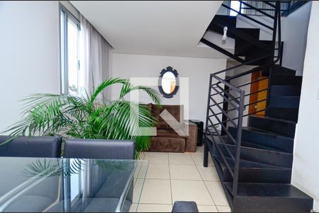 Sala de estar de apartamento à venda com 2 quartos, 140m² em Santa Cruz, Belo Horizonte