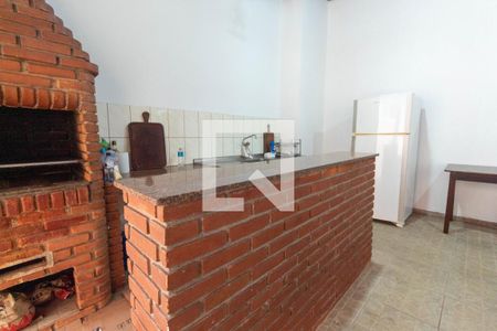 Casa à venda com 160m², 5 quartos e 5 vagas Casa à venda com 160m², 5 quartos e 5 vagasSalão de Festas