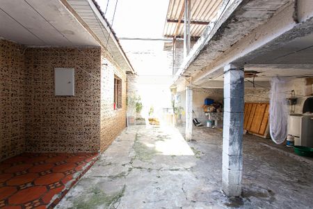 Casa à venda com 263m², 4 quartos e 1 vaga Casa à venda com 263m², 4 quartos e 1 vagaQuintal