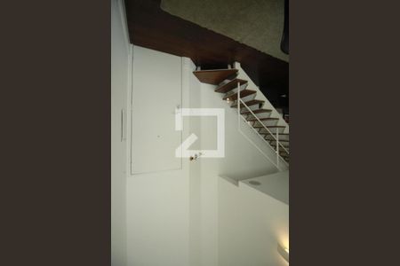 Entrada de apartamento para alugar com 2 quartos, 74m² em Vila Nova Conceição, São Paulo